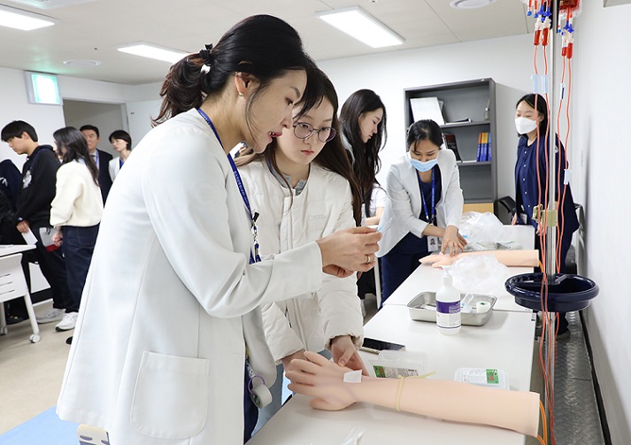 °£È£»ç½Å¹®, º´¿ø´º½º, Àª½¼±â³äº´¿ø, ÀÇ·áÇöÀå Ž¹æ